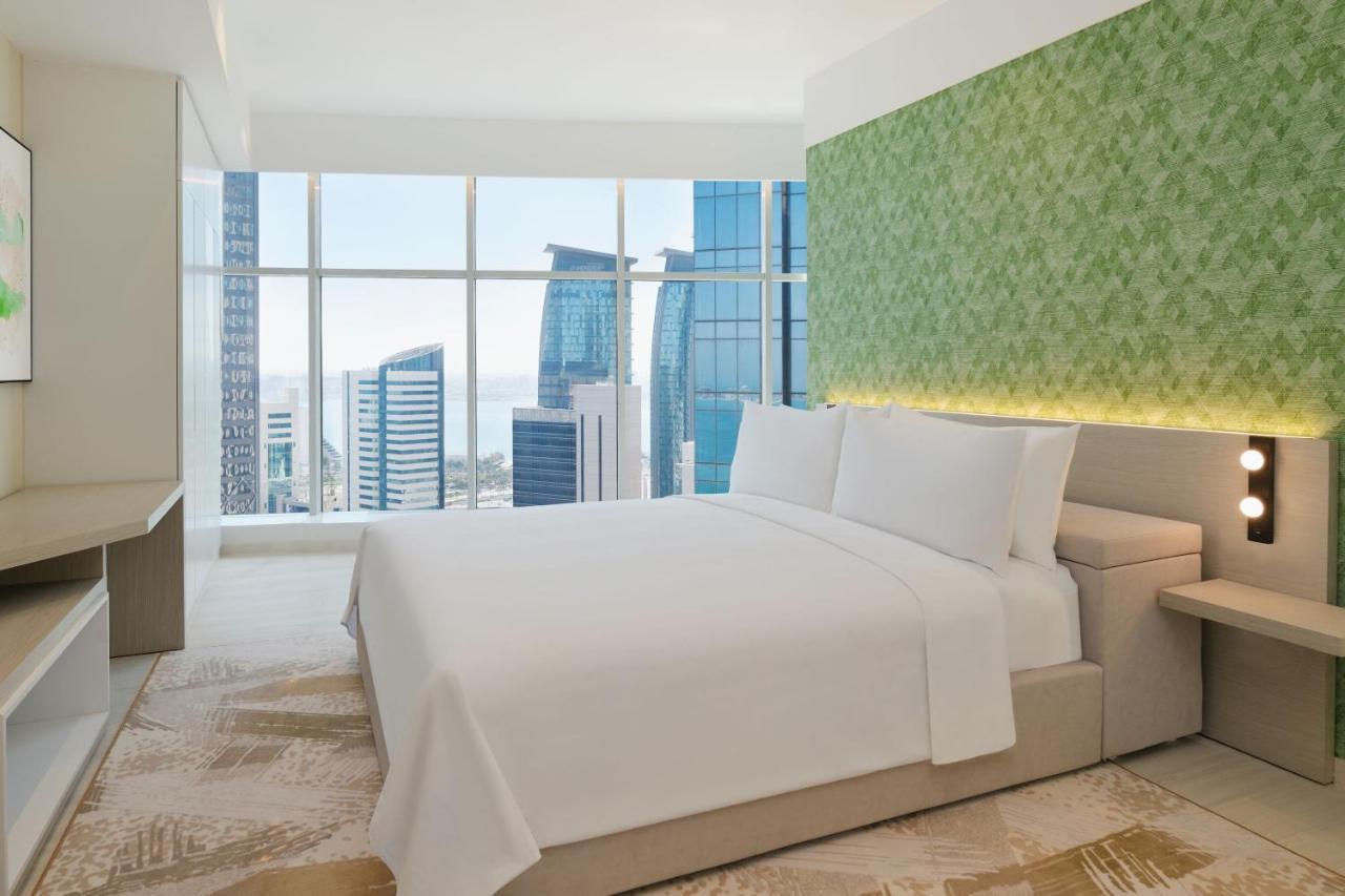 Element By Westin West Bay Doha Hotel Kültér fotó A bedroom at the hotel